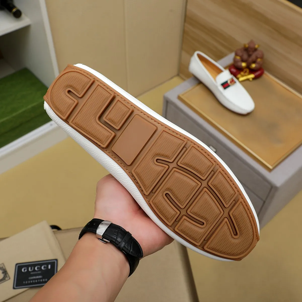 Men's shoes 💰360💰💰GUCCI Gucci official website synchronizes the latest model 🛃The upper is made of imported cowhide, 🐷leather lining, rubber outsole, 🎩🎩top-notch handcrafted workmanship with fine stitches and threads🔍definitely satisfy those perfectionist men who pursue high luxury quality 👏 Colors available! Code number 38-45 Large quantity in stock